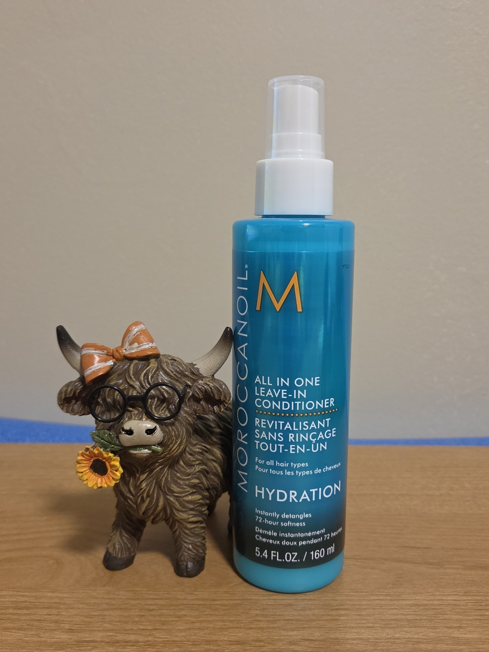 Moroccanoil Hydrating All-In-One Leave-In Conditioner Spray - Blue - Picture 2 of 3